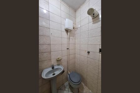 Casa de condomínio para alugar com 200m², 3 quartos e 2 vagasBanheiro de serviço