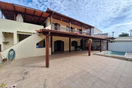 Casa de condomínio para alugar com 200m², 3 quartos e 2 vagasQuintal