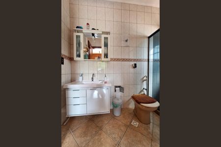 Casa de condomínio para alugar com 200m², 3 quartos e 2 vagasBanheiro da Suíte 2