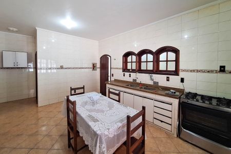 Casa de condomínio para alugar com 200m², 3 quartos e 2 vagasCozinha 1