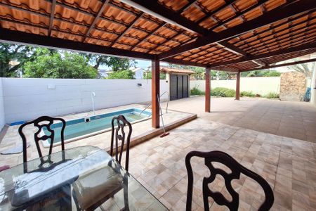 Casa de condomínio para alugar com 200m², 3 quartos e 2 vagasQuintal