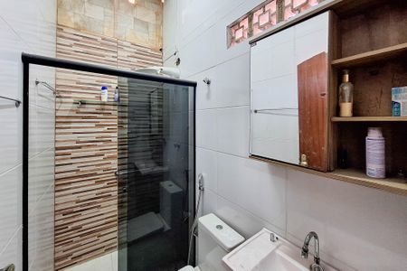 Casa de condomínio para alugar com 200m², 3 quartos e 2 vagasBanheiro da Suíte 1