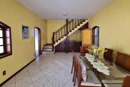 Casa de condomínio para alugar com 200m², 3 quartos e 2 vagasSala 1