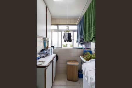 Apartamento à venda com 54m², 2 quartos e 1 vaga Apartamento à venda com 54m², 2 quartos e 1 vagaCozinha e Área de Serviço