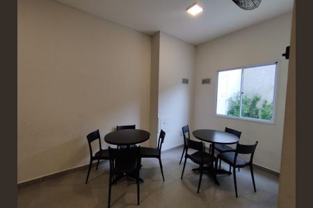 Apartamento para alugar com 33m², 1 quarto e sem vaga Apartamento para alugar com 33m², 1 quarto e sem vagaÁrea comum - Salão de festas