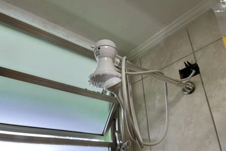 Banheiro de kitnet/studio para alugar com 1 quarto, 40m² em Ponta da Praia, Santos