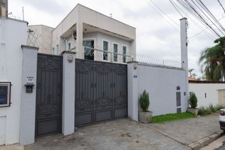 Casa para alugar com 900m², 5 quartos e 6 vagasFachada 