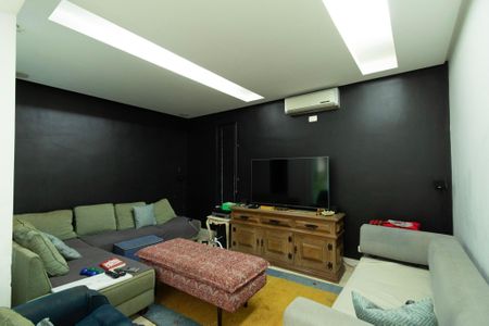 Casa para alugar com 900m², 5 quartos e 6 vagasSala Tv