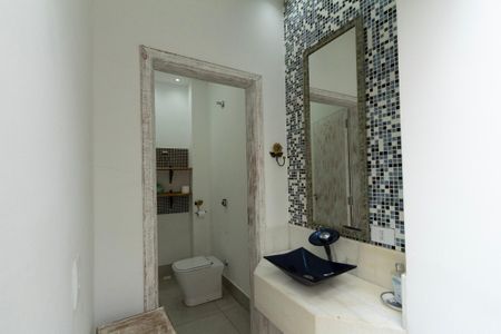 Casa para alugar com 900m², 5 quartos e 6 vagasBanheiro Externo 