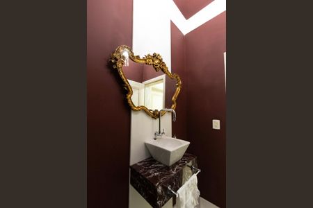 Casa para alugar com 900m², 5 quartos e 6 vagasLavabo 