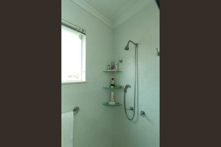 Casa para alugar com 900m², 5 quartos e 6 vagasBanheiro 