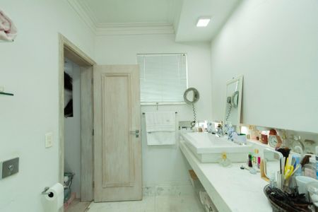 Casa para alugar com 900m², 5 quartos e 6 vagasBanheiro 