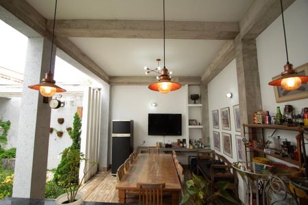 Casa para alugar com 900m², 5 quartos e 6 vagasÁrea gourmet