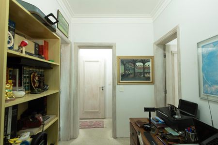 Casa para alugar com 900m², 5 quartos e 6 vagasEscritório 