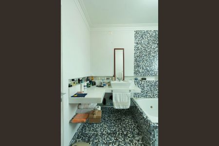 Casa para alugar com 900m², 5 quartos e 6 vagasBanheiro Closet Suíte 1