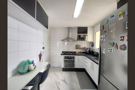 Apartamento à venda com 107m², 3 quartos e 2 vagas Apartamento à venda com 107m², 3 quartos e 2 vagasCozinha
