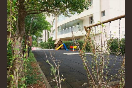 Apartamento à venda com 107m², 3 quartos e 2 vagas Apartamento à venda com 107m², 3 quartos e 2 vagasÁrea comum - Playground