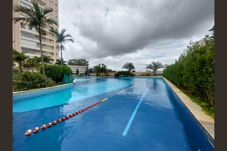 Apartamento à venda com 107m², 3 quartos e 2 vagas Apartamento à venda com 107m², 3 quartos e 2 vagasÁrea comum - Piscina
