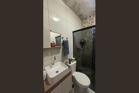 Casa à venda com 135m², 4 quartos e 1 vagaBanheiro