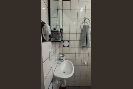 Casa à venda com 135m², 4 quartos e 1 vagaBanheiro