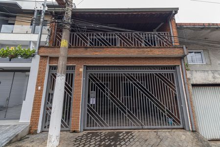 Casa para alugar com 226m², 3 quartos e 2 vagasFachada