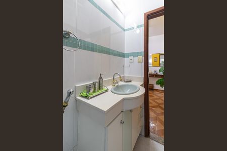 Casa para alugar com 226m², 3 quartos e 2 vagasBanheiro