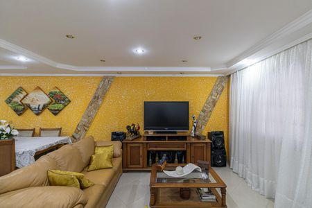 Casa para alugar com 226m², 3 quartos e 2 vagasSala