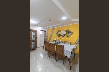 Casa para alugar com 226m², 3 quartos e 2 vagasSala