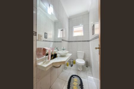 Casa à venda com 225m², 3 quartos e 3 vagasLavabo