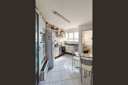 Apartamento para alugar com 200m², 3 quartos e 4 vagasCozinha - Armários