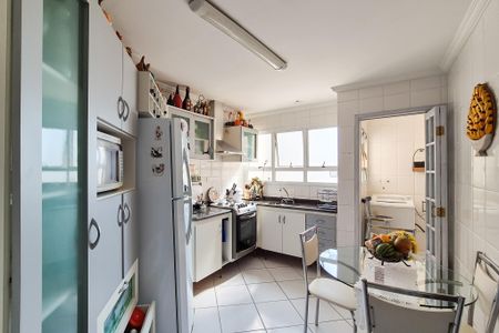 Apartamento para alugar com 200m², 3 quartos e 4 vagasCozinha - Armários