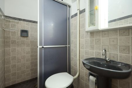 Casa para alugar com 53m², 1 quarto e sem vaga Casa para alugar com 53m², 1 quarto e sem vagaBanheiro