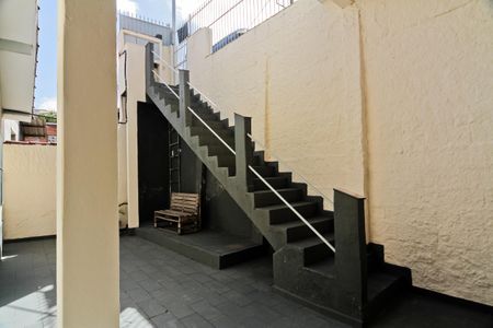 Casa para alugar com 80m², 2 quartos e 1 vagaÁrea externa