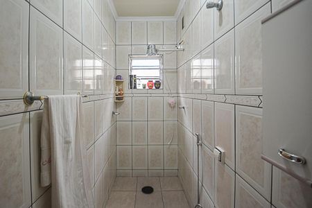 Casa à venda com 221m², 3 quartos e 3 vagasBanheiro