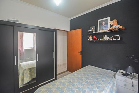 Casa à venda com 221m², 3 quartos e 3 vagasQuarto 2