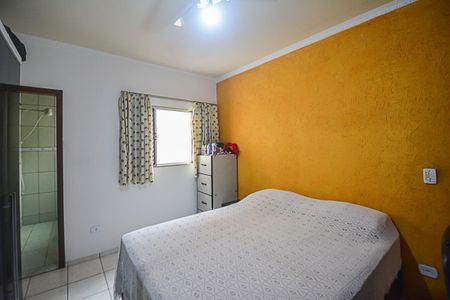 Casa à venda com 221m², 3 quartos e 3 vagasQuarto Suíte