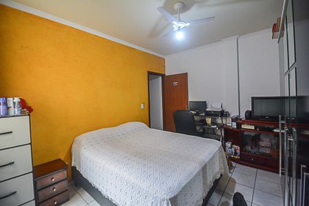 Casa à venda com 221m², 3 quartos e 3 vagasQuarto Suíte