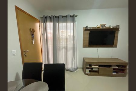 Sala de apartamento para alugar com 2 quartos, 50m² em Jardim Isis, Cotia