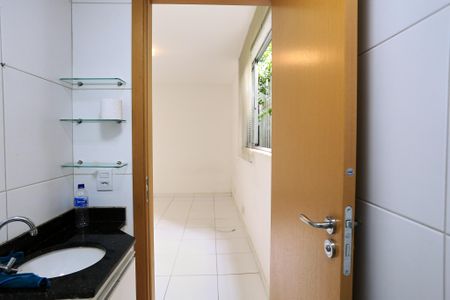 Banheiro de apartamento à venda com 1 quarto, 69m² em Sagrada Família, Belo Horizonte