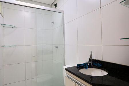 Banheiro de apartamento à venda com 1 quarto, 69m² em Sagrada Família, Belo Horizonte