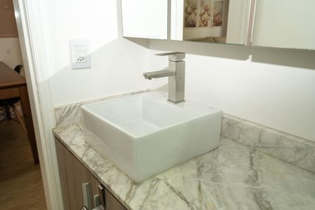 Banheiro de apartamento para alugar com 1 quarto, 44m² em Petrópolis, Porto Alegre