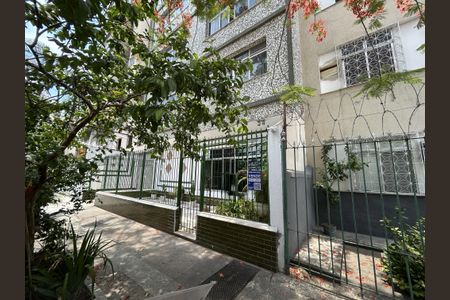 Apartamento à venda com 50m², 1 quarto e sem vagaFachada + plaquinha