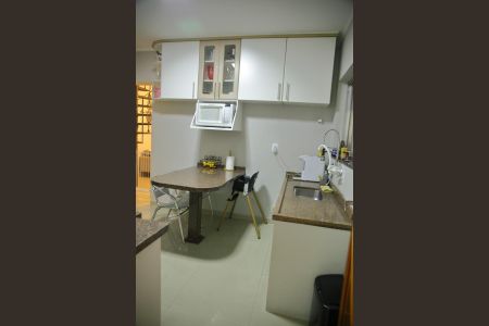 Casa à venda com 120m², 2 quartos e 3 vagasCozinha 