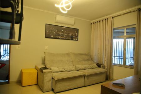 Casa à venda com 120m², 2 quartos e 3 vagasSala 
