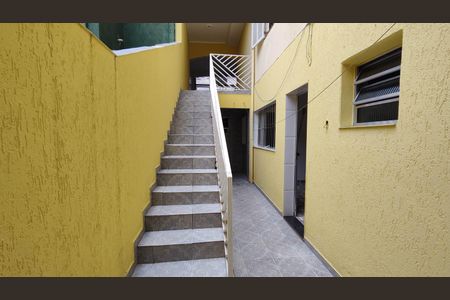 Casa para alugar com 750m², 2 quartos e 1 vaga Casa para alugar com 750m², 2 quartos e 1 vagaEscada