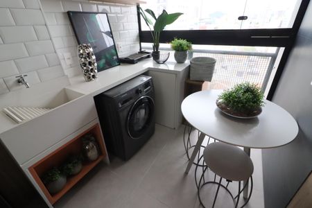 Apartamento para alugar com 38m², 2 quartos e 1 vagaÁrea de Serviço