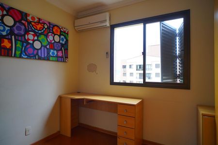 Quarto 1 de apartamento para alugar com 2 quartos, 54m² em Jardim Carvalho, Porto Alegre