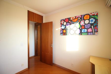 Apartamento à venda com 58m², 2 quartos e 2 vagasQuarto 1