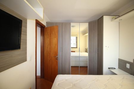 Apartamento à venda com 58m², 2 quartos e 2 vagasQuarto 2