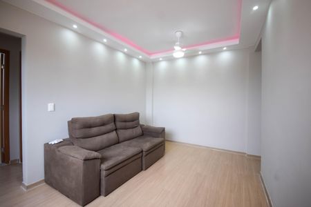 Sala de apartamento para alugar com 2 quartos, 47m² em Taquara, Rio de Janeiro